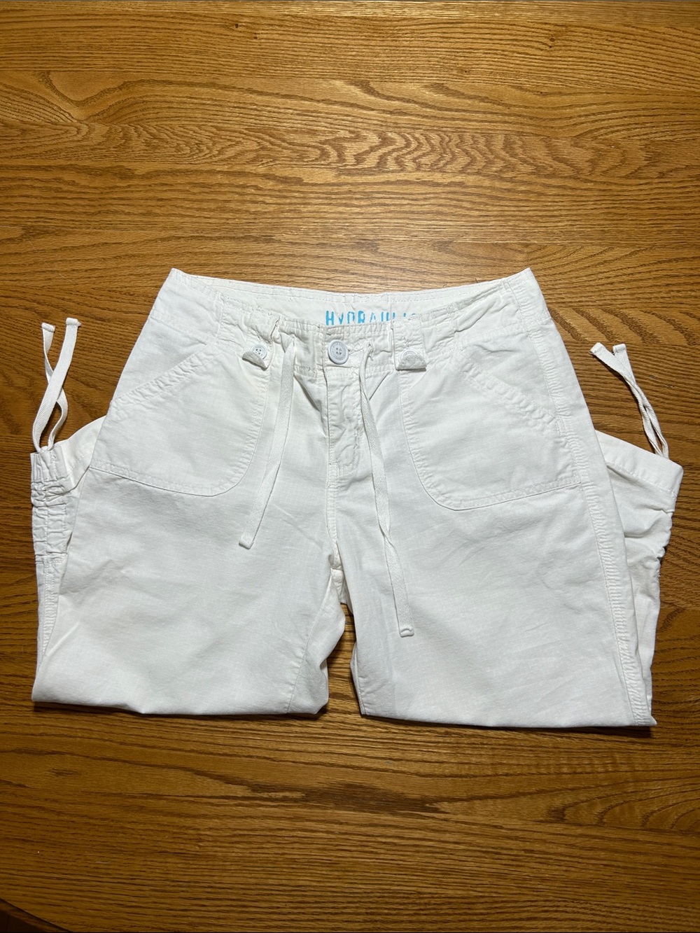 Women’s Hydraulic White 100% Cotton Capris Size 11/12